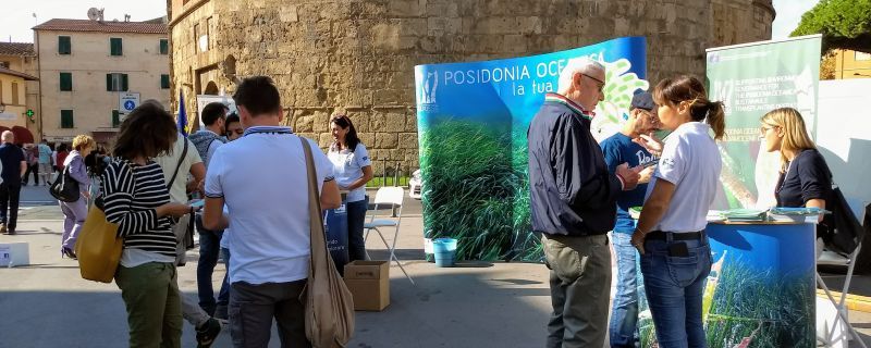 Public meeting with citizens in P.zza Cappelletti  Piombino (LI)